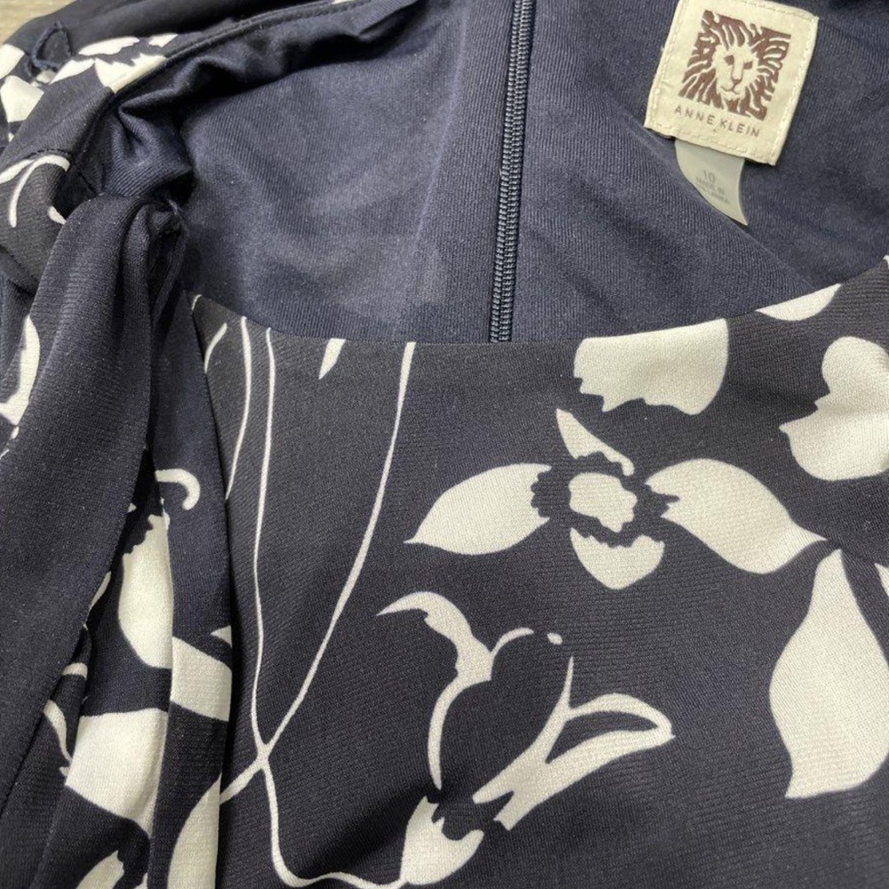 NWT Anne Klein Navy and White Floral Sleeveless Dress w/Tie Size 10 - Picture 3 of 5